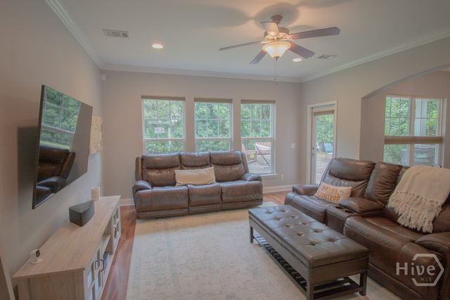 4 Gresham Lane, Savannah, GA 31419