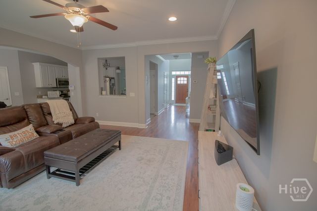 4 Gresham Lane, Savannah, GA 31419