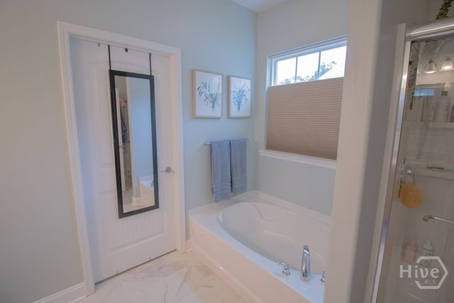 4 Gresham Lane, Savannah, GA 31419