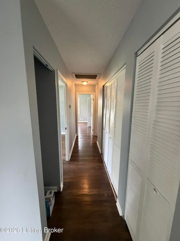 10015 East Ave, Louisville, KY 40272