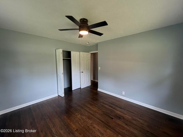 10015 East Ave, Louisville, KY 40272