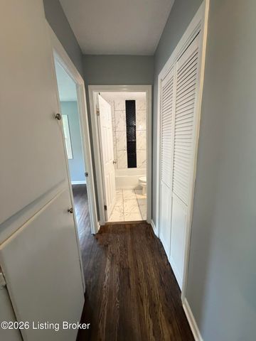 10015 East Ave, Louisville, KY 40272