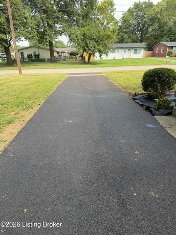 10015 East Ave, Louisville, KY 40272