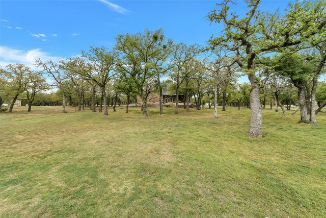 143 Sugartree Circle, Lipan, TX 76462