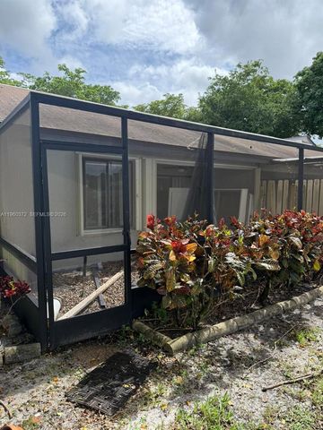 5223 Gate Lake Rd 5223, Tamarac, FL 33319