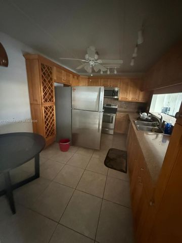 5223 Gate Lake Rd 5223, Tamarac, FL 33319