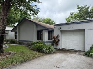 5223 Gate Lake Rd 5223, Tamarac, FL 33319