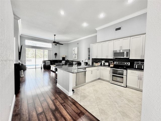 19754 Dinner Key Dr, Boca Raton, FL 33498