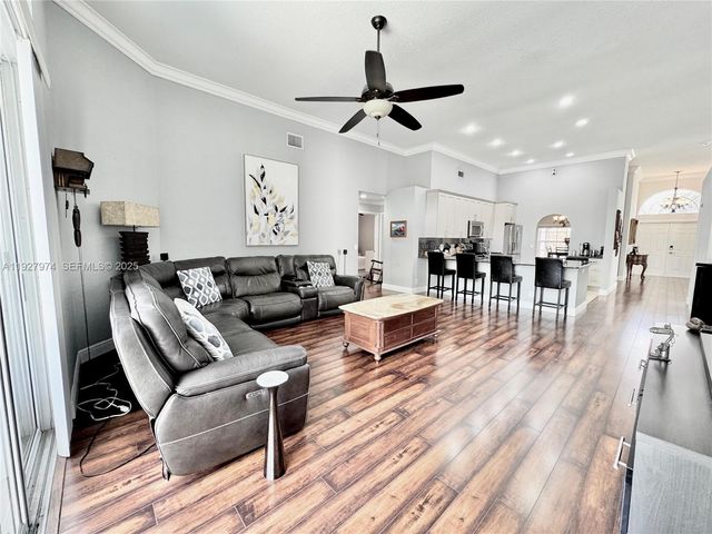 19754 Dinner Key Dr, Boca Raton, FL 33498