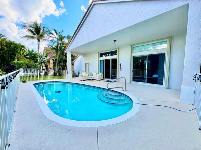 19754 Dinner Key Dr, Boca Raton, FL 33498