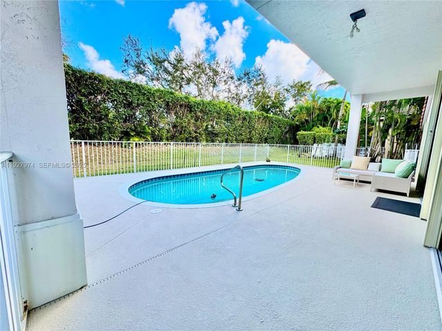 19754 Dinner Key Dr, Boca Raton, FL 33498