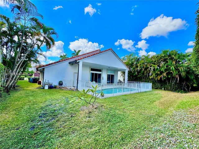 19754 Dinner Key Dr, Boca Raton, FL 33498