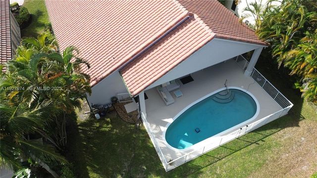 19754 Dinner Key Dr, Boca Raton, FL 33498