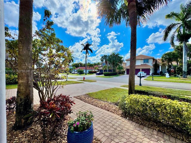 19754 Dinner Key Dr, Boca Raton, FL 33498