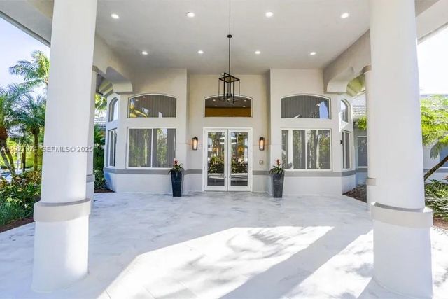 19754 Dinner Key Dr, Boca Raton, FL 33498