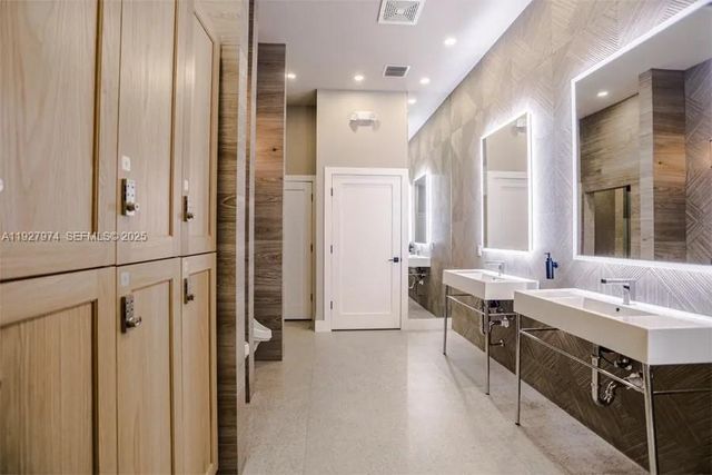 19754 Dinner Key Dr, Boca Raton, FL 33498