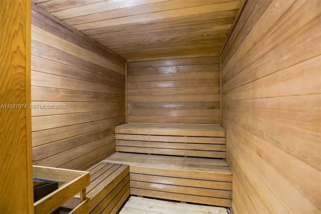 19754 Dinner Key Dr, Boca Raton, FL 33498