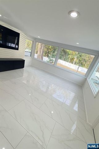 996 Palisade Avenue, Teaneck, NJ 07666