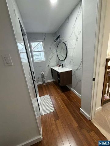 996 Palisade Avenue, Teaneck, NJ 07666