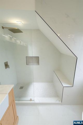 996 Palisade Avenue, Teaneck, NJ 07666