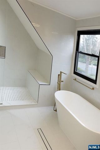 996 Palisade Avenue, Teaneck, NJ 07666