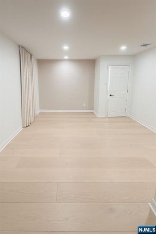 996 Palisade Avenue, Teaneck, NJ 07666