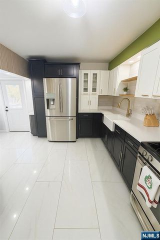 996 Palisade Avenue, Teaneck, NJ 07666