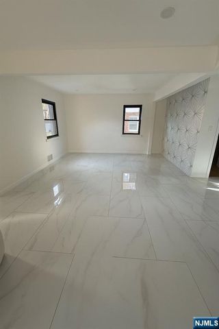 996 Palisade Avenue, Teaneck, NJ 07666