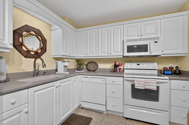 925 N HALIFAX AVENUE 403, Daytona Beach, FL 32118