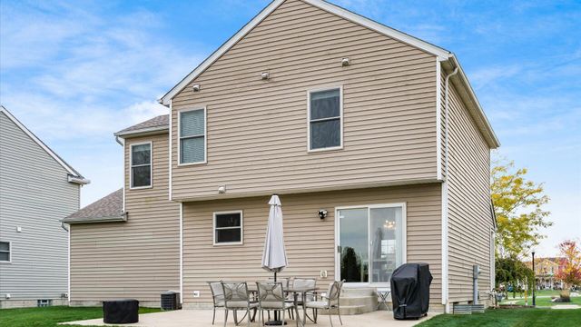 156 Glen Crossing Drive, Etna, OH 43062