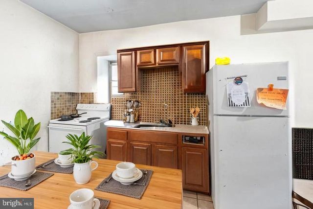 802 E CHELTEN AVE, Philadelphia, PA 19138