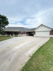 153 Twin Springs Ranch Lane, Weatherford, TX 76087