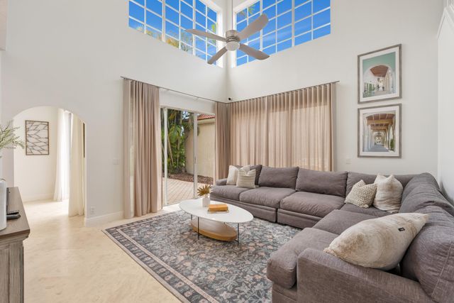 4 Via Del Corso, Palm Beach Gardens, FL 33418