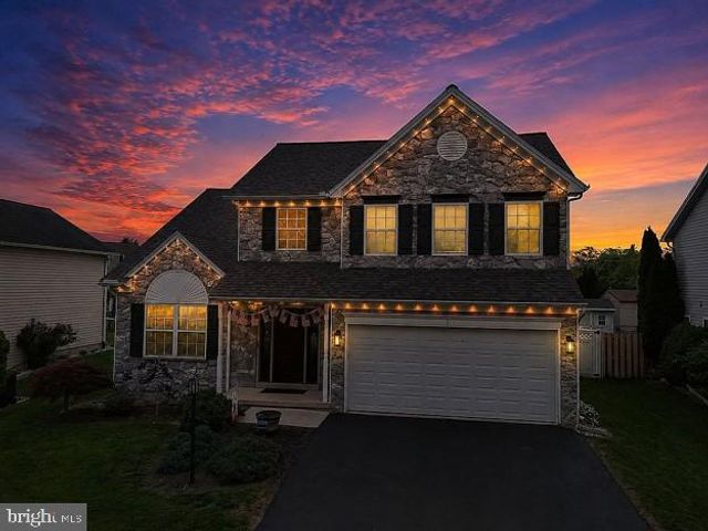 3 SUSSEX DR, Carlisle, PA 17013