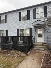 33550 Bayview Drive, New Baltimore, MI 48047