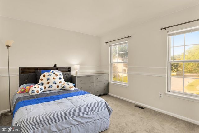 9400 FOX RUN DR, Clinton, MD 20735