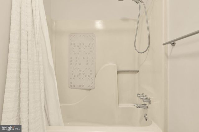 9400 FOX RUN DR, Clinton, MD 20735