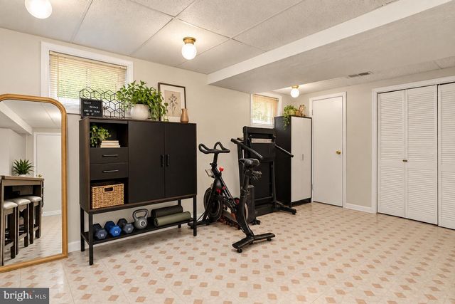 9400 FOX RUN DR, Clinton, MD 20735