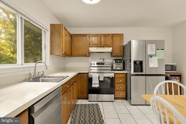9400 FOX RUN DR, Clinton, MD 20735