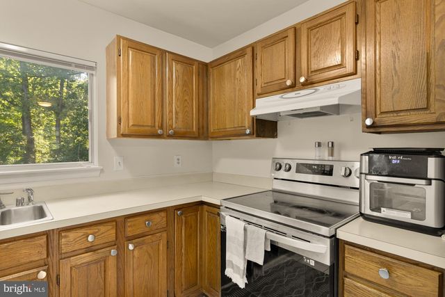 9400 FOX RUN DR, Clinton, MD 20735