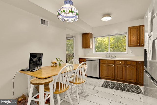 9400 FOX RUN DR, Clinton, MD 20735