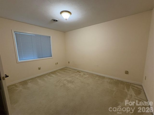 27 Mountain Lake Drive, Hendersonville, NC 28739