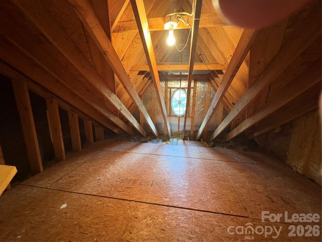 27 Mountain Lake Drive, Hendersonville, NC 28739