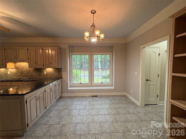 27 Mountain Lake Drive, Hendersonville, NC 28739