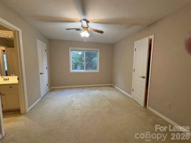 27 Mountain Lake Drive, Hendersonville, NC 28739