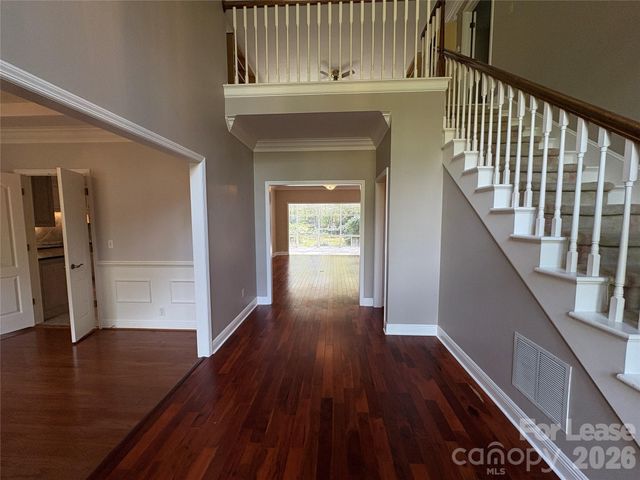 27 Mountain Lake Drive, Hendersonville, NC 28739