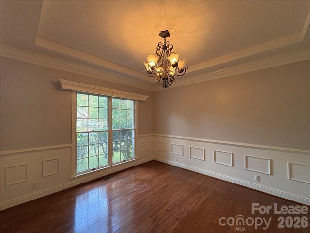 27 Mountain Lake Drive, Hendersonville, NC 28739