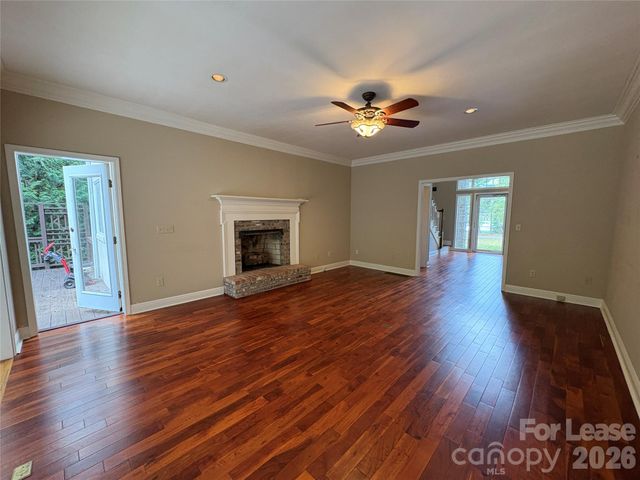 27 Mountain Lake Drive, Hendersonville, NC 28739