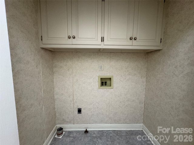 27 Mountain Lake Drive, Hendersonville, NC 28739