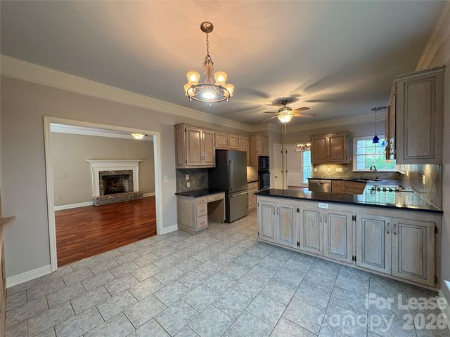 27 Mountain Lake Drive, Hendersonville, NC 28739